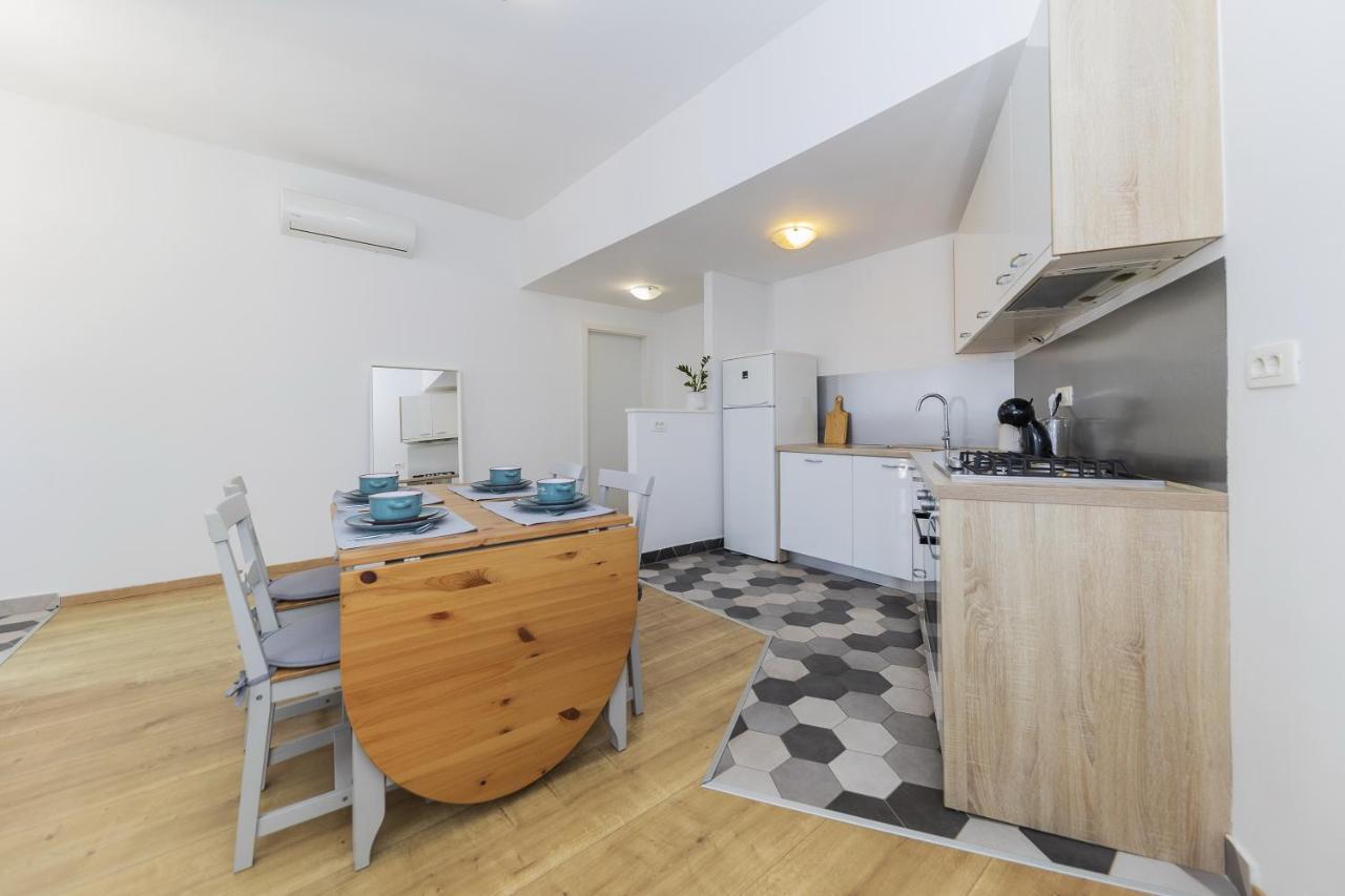 Apartments 23 And 25 With Free Private Parking 扎达尔 外观 照片