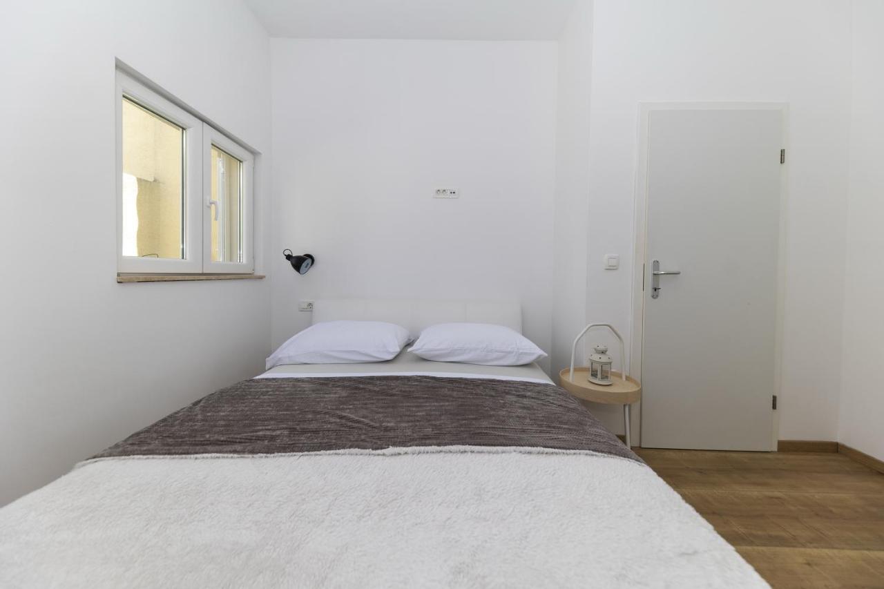 Apartments 23 And 25 With Free Private Parking 扎达尔 外观 照片