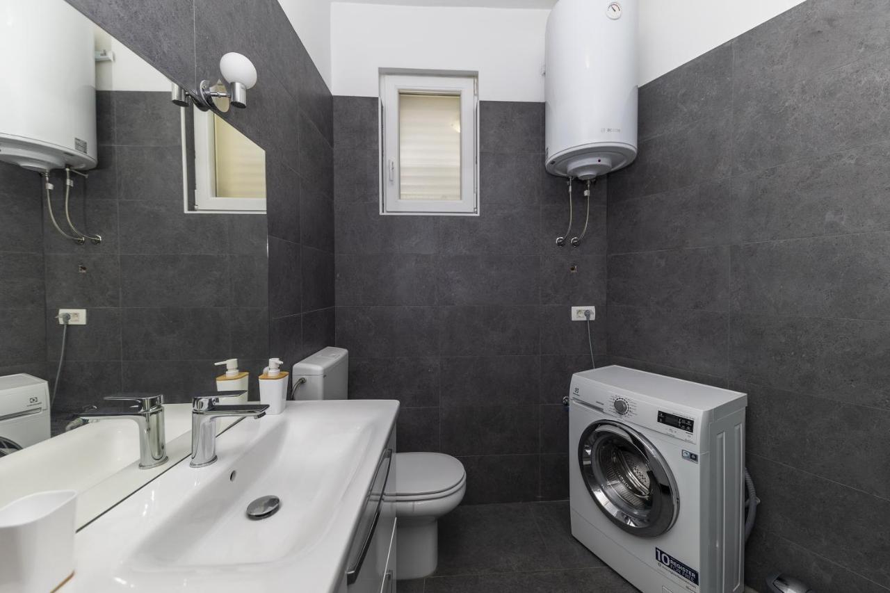 Apartments 23 And 25 With Free Private Parking 扎达尔 外观 照片