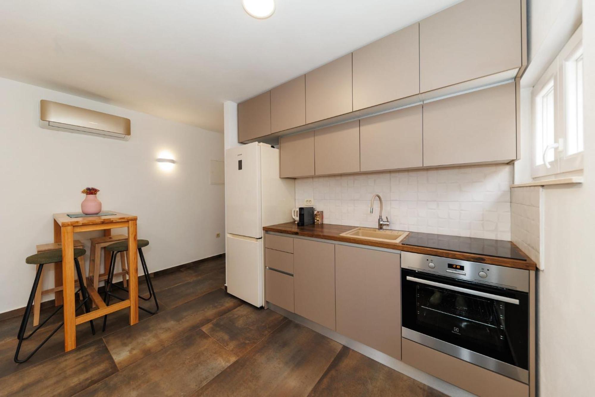 Apartments 23 And 25 With Free Private Parking 扎达尔 外观 照片